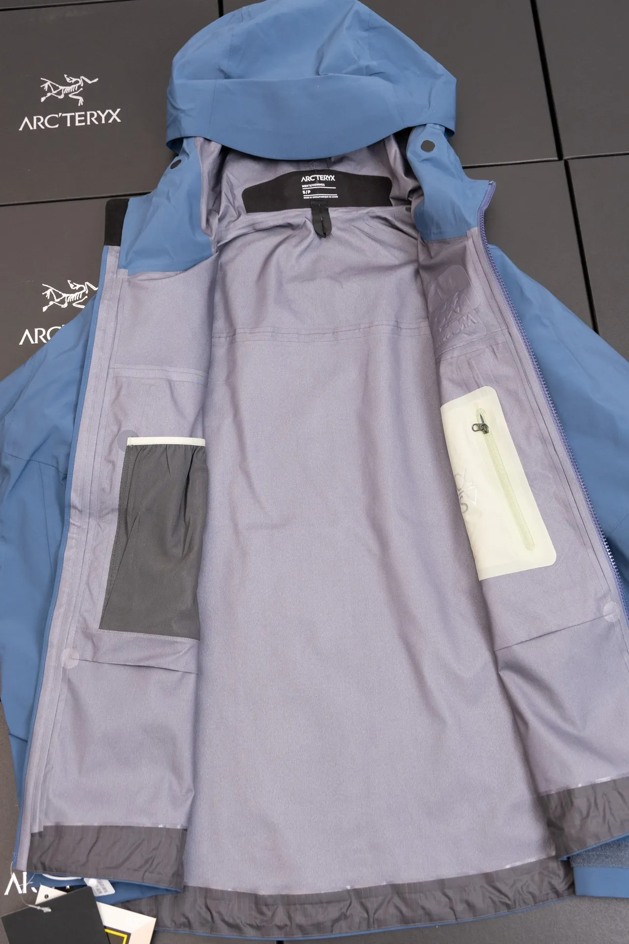 Quality ARC'TERYX SV Arcteryx Alpha SV GTX Same Style S XXL Premium ～ ！ ， 。 Recco ， ， ！ Authentic Gore-Tex ： 100% ＋ ＋20d ( )＋ Authentic ！ ！ ～ ， 。 。 ， ， ， 。 ， Quality 。 😊 Quality ！ Size：S/M/L/XL/XXL ： 81 83 86 88 90 ：117 122 128 132 136 ： 59 61 64 66 68 ： 53 55 58 60 62 S 80-120 M 110-150 L 140-170 XL 160 XXL 180 os ～